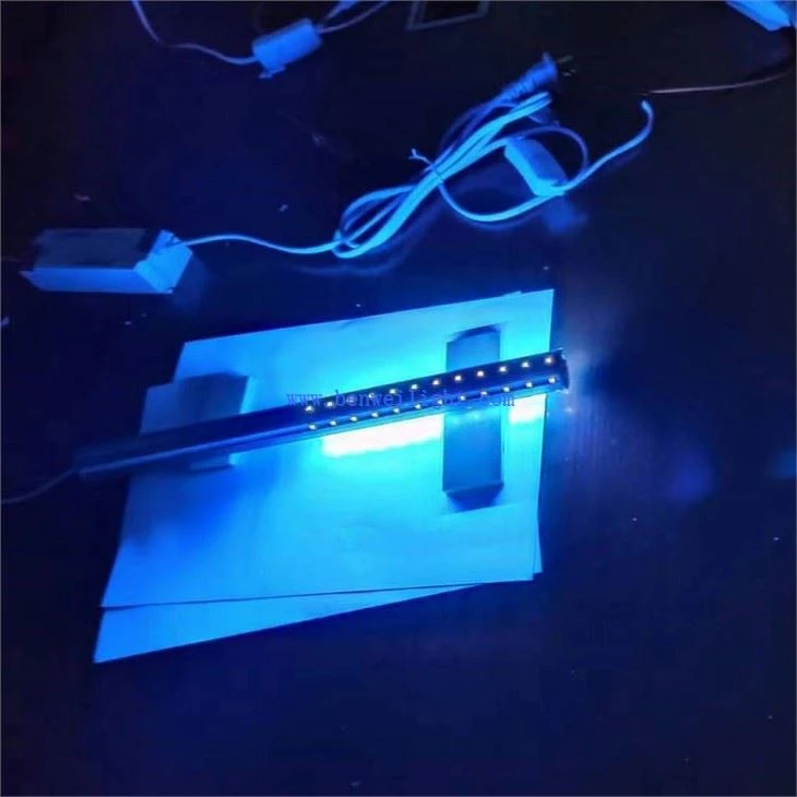 Inspecció de llum LED UV de recobriment conforme