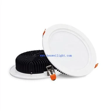 Downlights lineals LED sense retalls