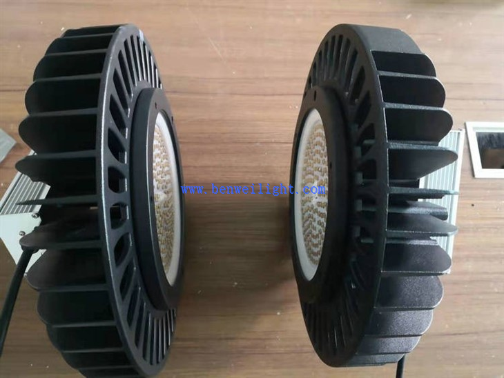 Llum LED Bule 440NM 100W