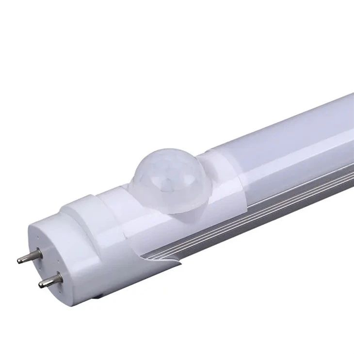 Tub LED d'alt lumen amb sensor de moviment