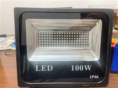 Llums LED negres de 100 W per a una festa brillant